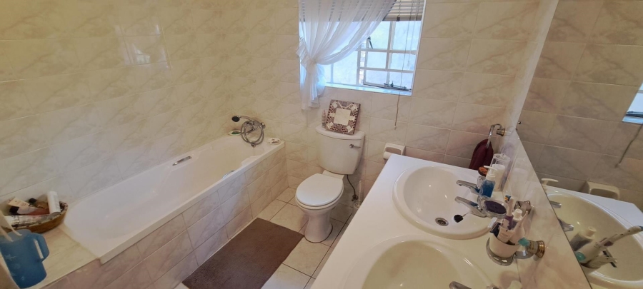 2 Bedroom Property for Sale in Northgate Gauteng