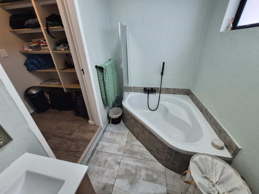 To Let 3 Bedroom Property for Rent in Ferndale Gauteng