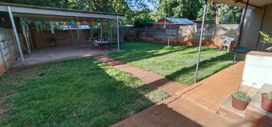 To Let 2 Bedroom Property for Rent in Meyerspark Gauteng
