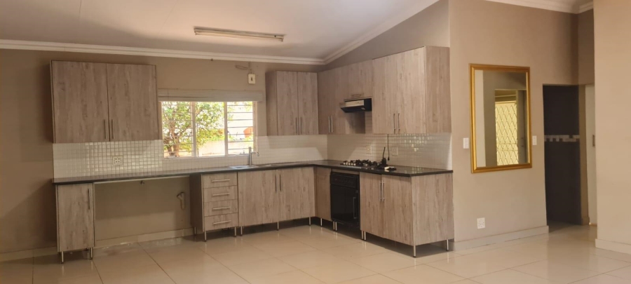 To Let 2 Bedroom Property for Rent in Meyerspark Gauteng
