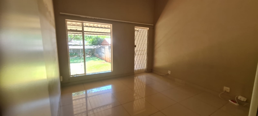 To Let 2 Bedroom Property for Rent in Meyerspark Gauteng
