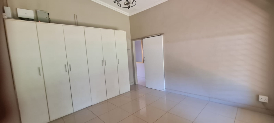 To Let 2 Bedroom Property for Rent in Meyerspark Gauteng