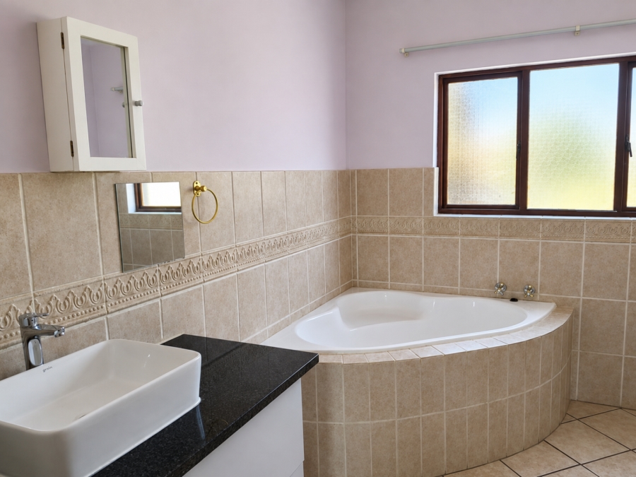 3 Bedroom Property for Sale in Faerie Glen Gauteng