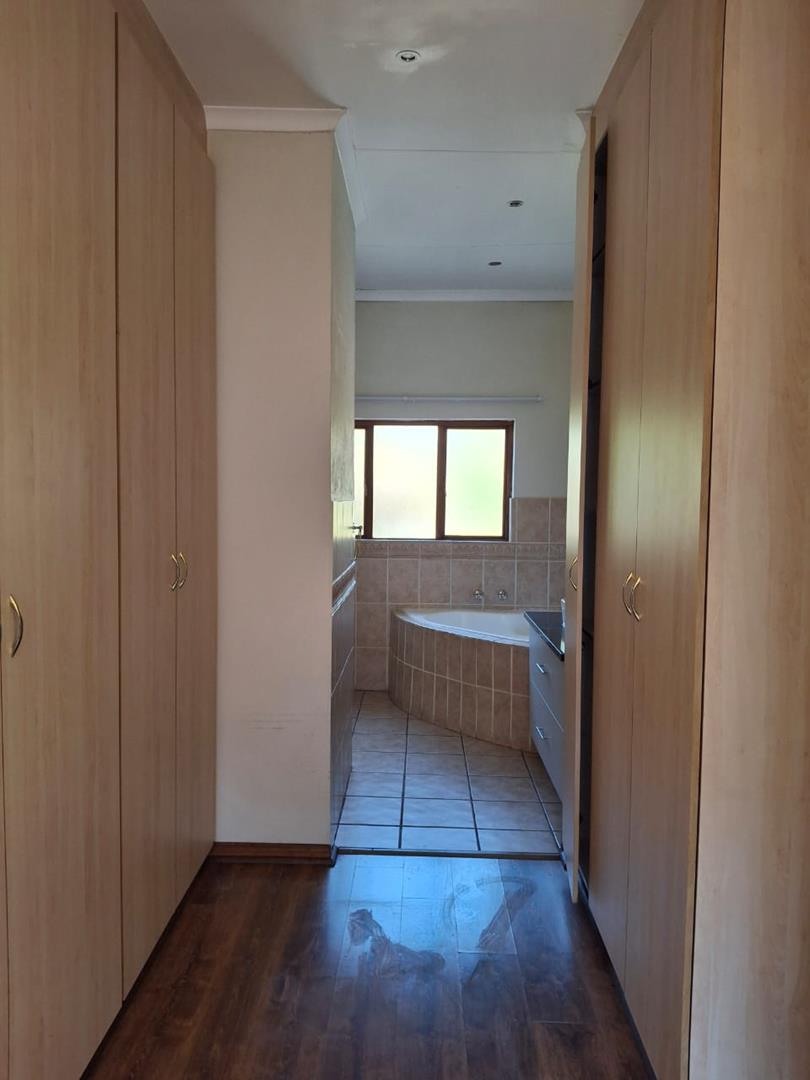 3 Bedroom Property for Sale in Faerie Glen Gauteng