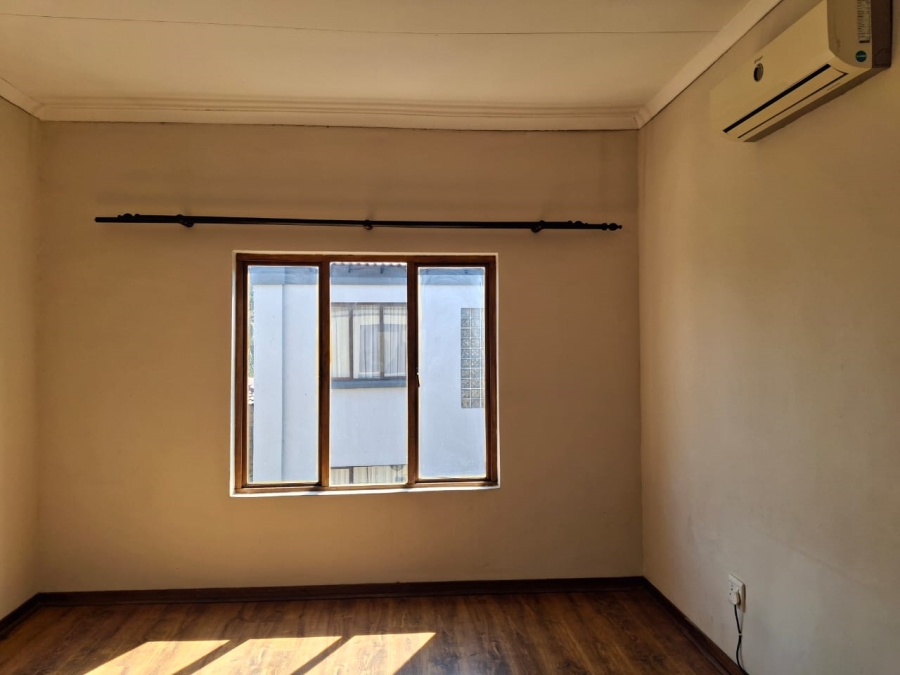 3 Bedroom Property for Sale in Faerie Glen Gauteng
