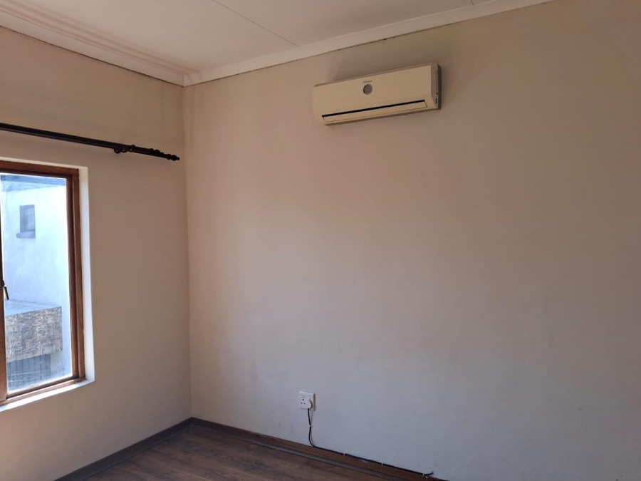 3 Bedroom Property for Sale in Faerie Glen Gauteng