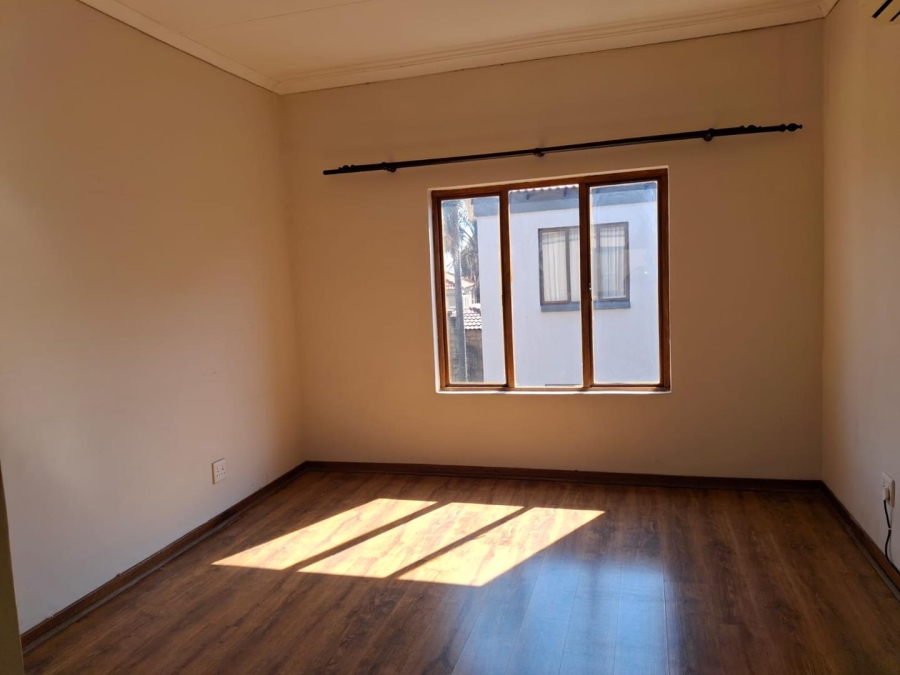 3 Bedroom Property for Sale in Faerie Glen Gauteng