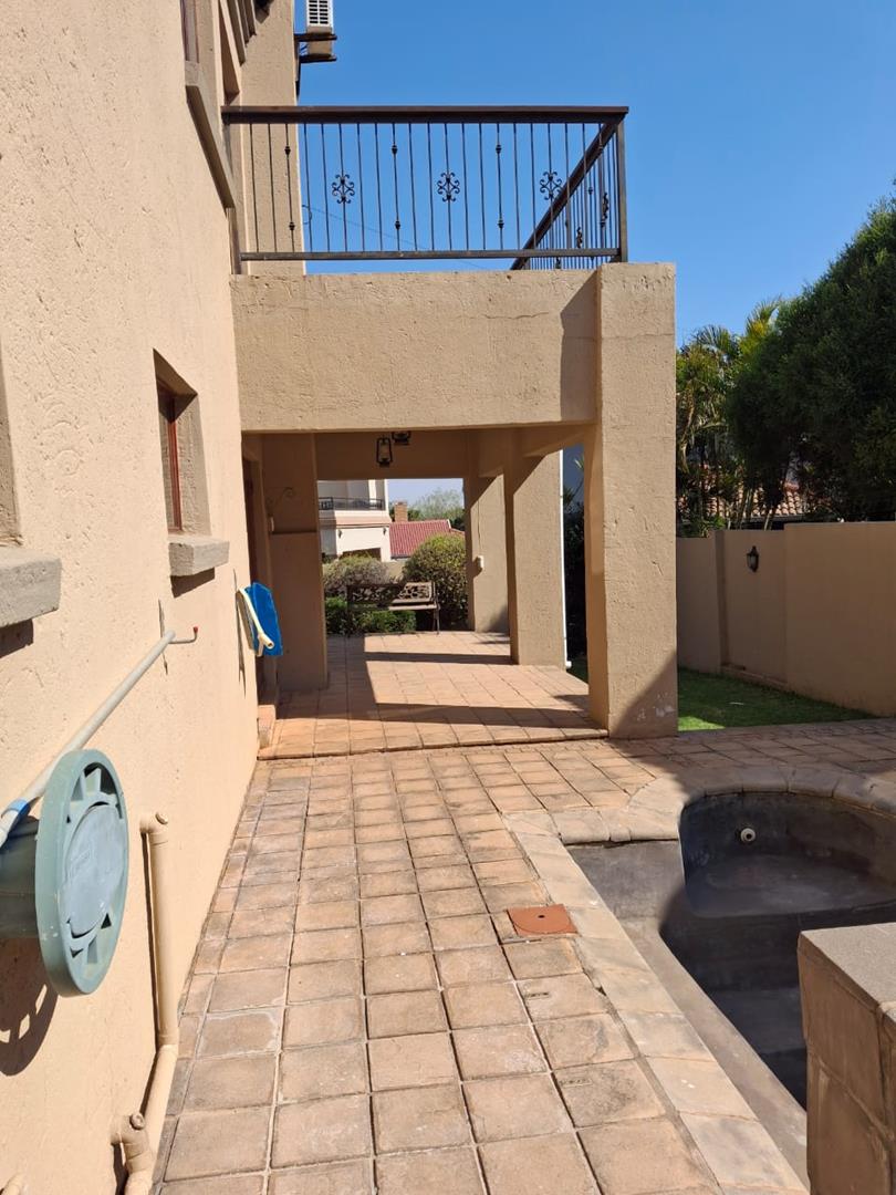 3 Bedroom Property for Sale in Faerie Glen Gauteng