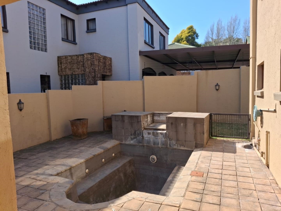 3 Bedroom Property for Sale in Faerie Glen Gauteng