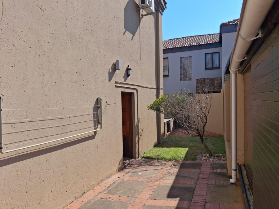 3 Bedroom Property for Sale in Faerie Glen Gauteng