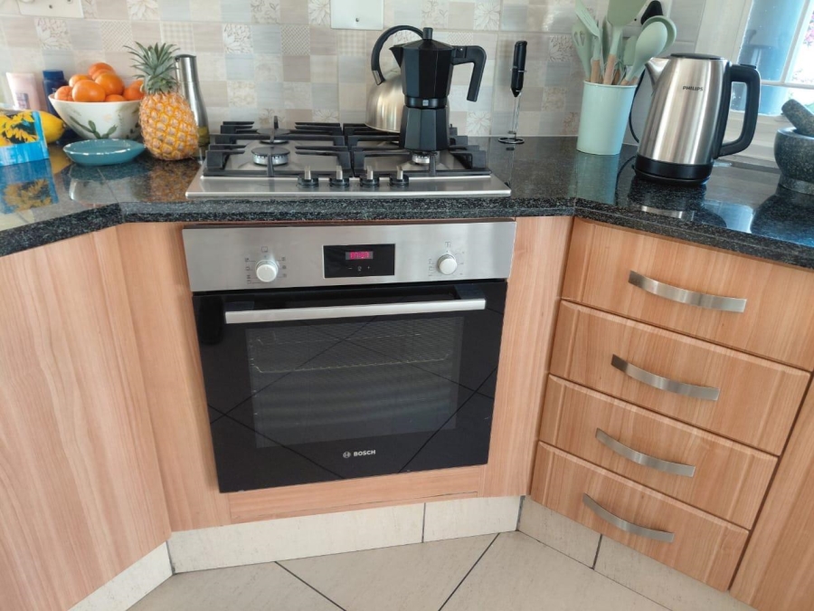 3 Bedroom Property for Sale in Beyerspark Gauteng
