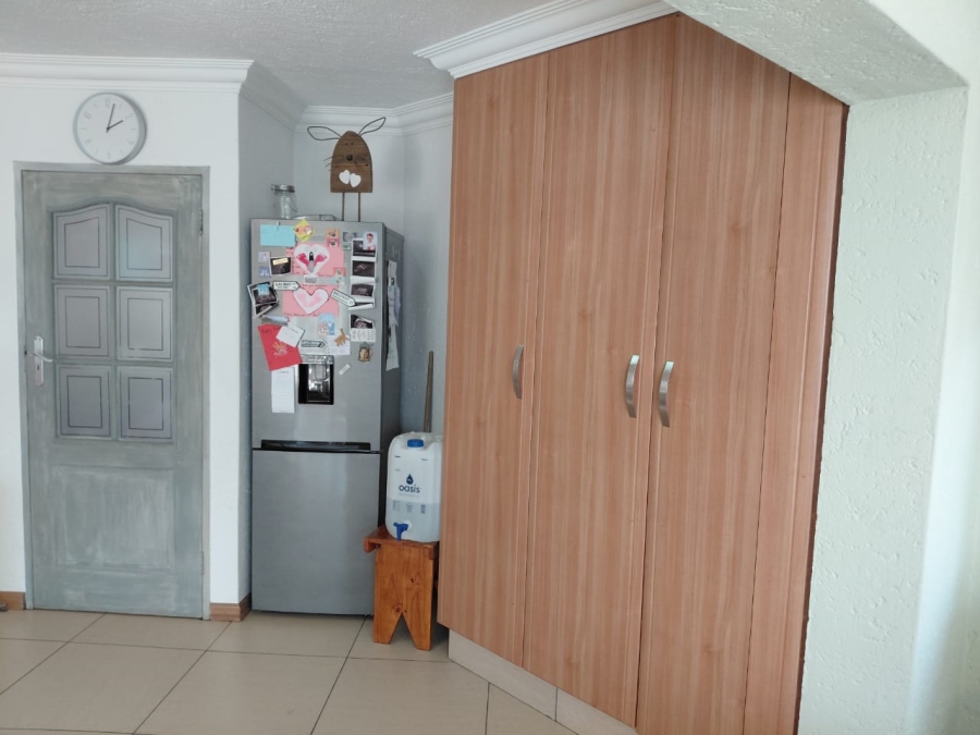 3 Bedroom Property for Sale in Beyerspark Gauteng