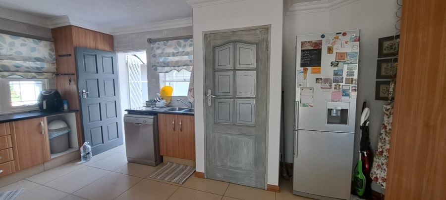 3 Bedroom Property for Sale in Beyerspark Gauteng