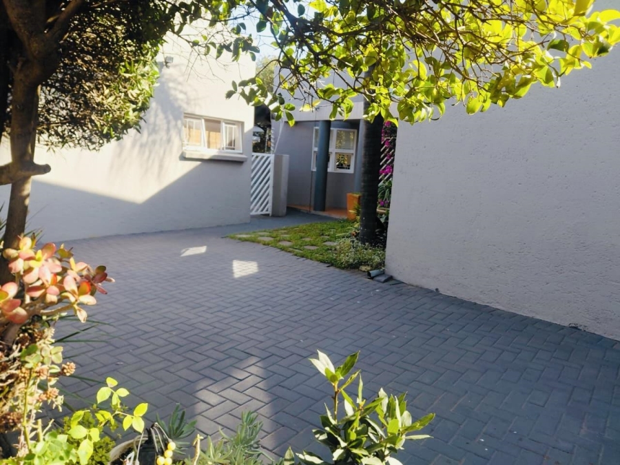 3 Bedroom Property for Sale in Beyerspark Gauteng