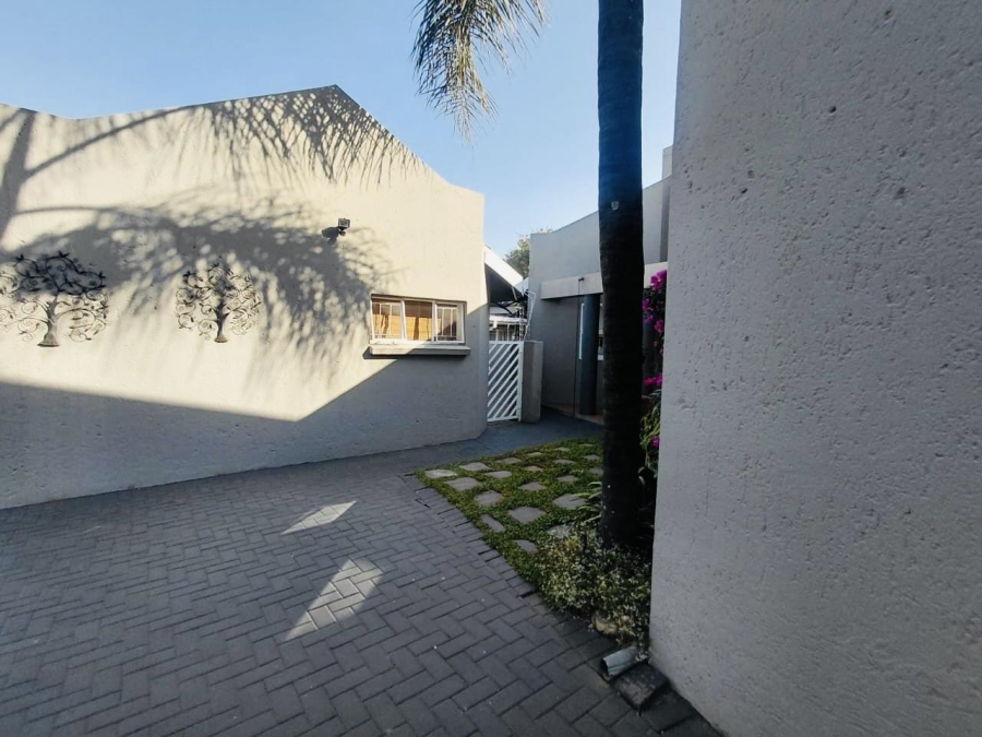 3 Bedroom Property for Sale in Beyerspark Gauteng