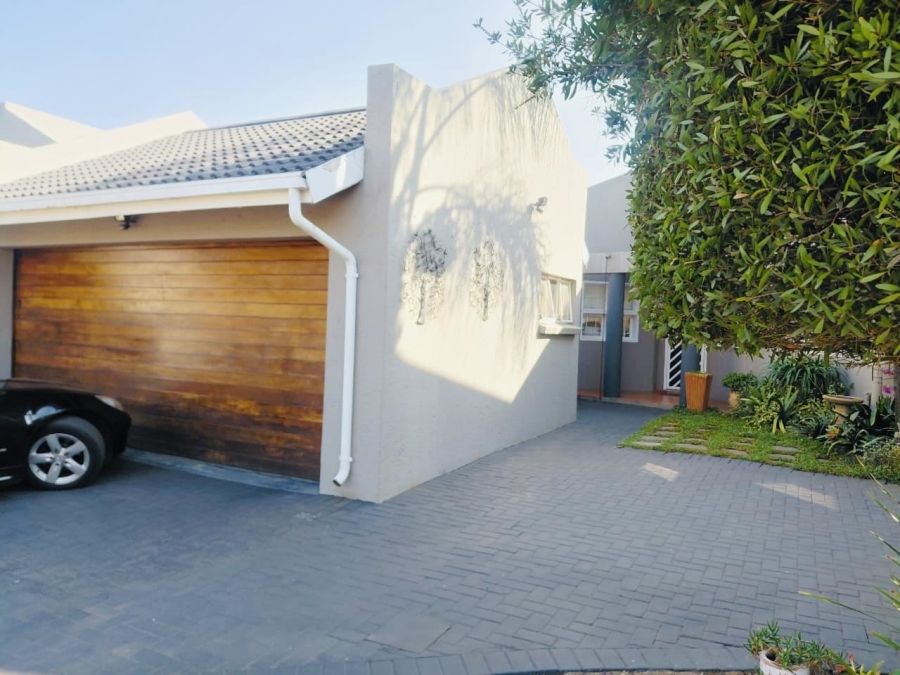 3 Bedroom Property for Sale in Beyerspark Gauteng