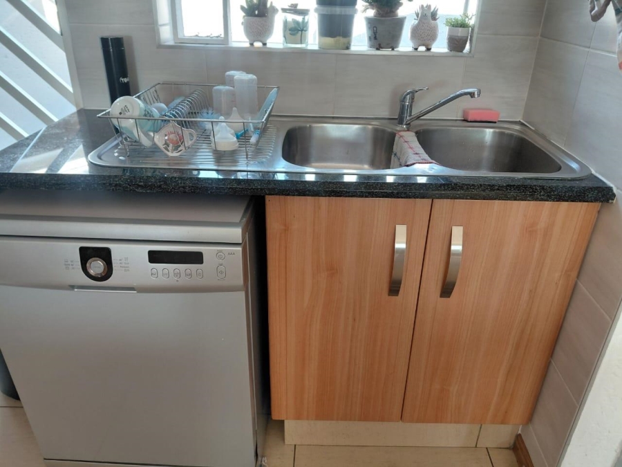 3 Bedroom Property for Sale in Beyerspark Gauteng