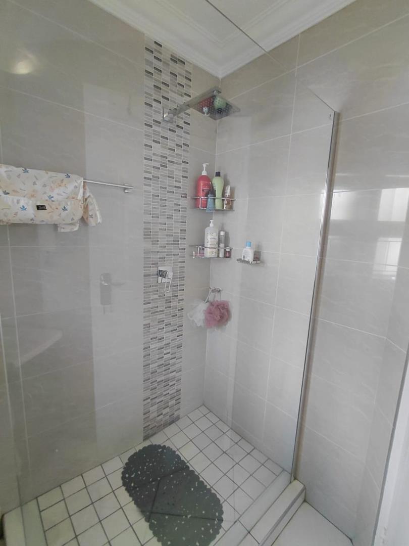 3 Bedroom Property for Sale in Beyerspark Gauteng
