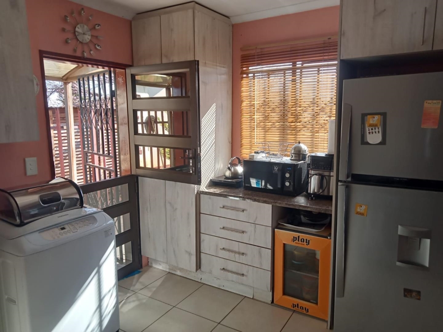To Let 2 Bedroom Property for Rent in Dawn Park Gauteng