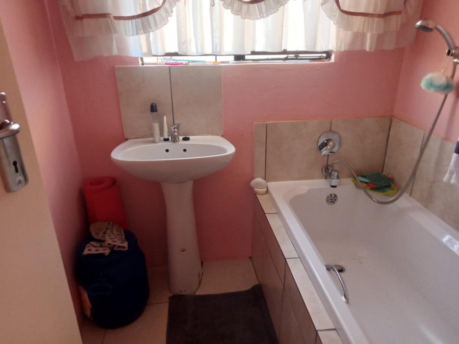 To Let 2 Bedroom Property for Rent in Dawn Park Gauteng