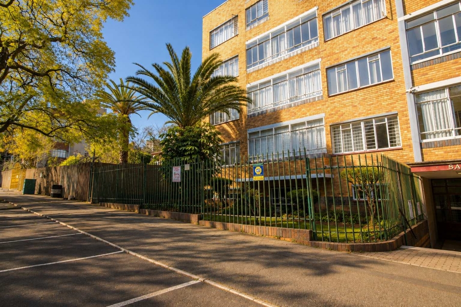 1 Bedroom Property for Sale in Parktown Gauteng