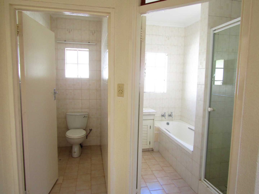 2 Bedroom Property for Sale in Helderkruin Gauteng