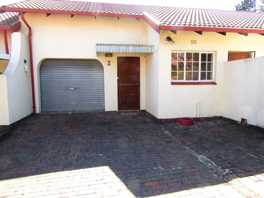 2 Bedroom Property for Sale in Helderkruin Gauteng