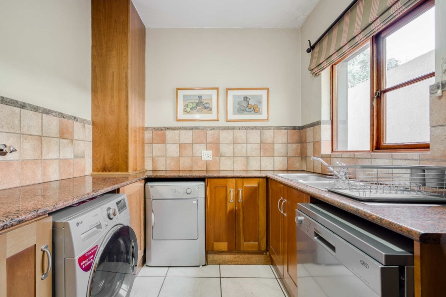 To Let 4 Bedroom Property for Rent in Dainfern Golf Estate Gauteng