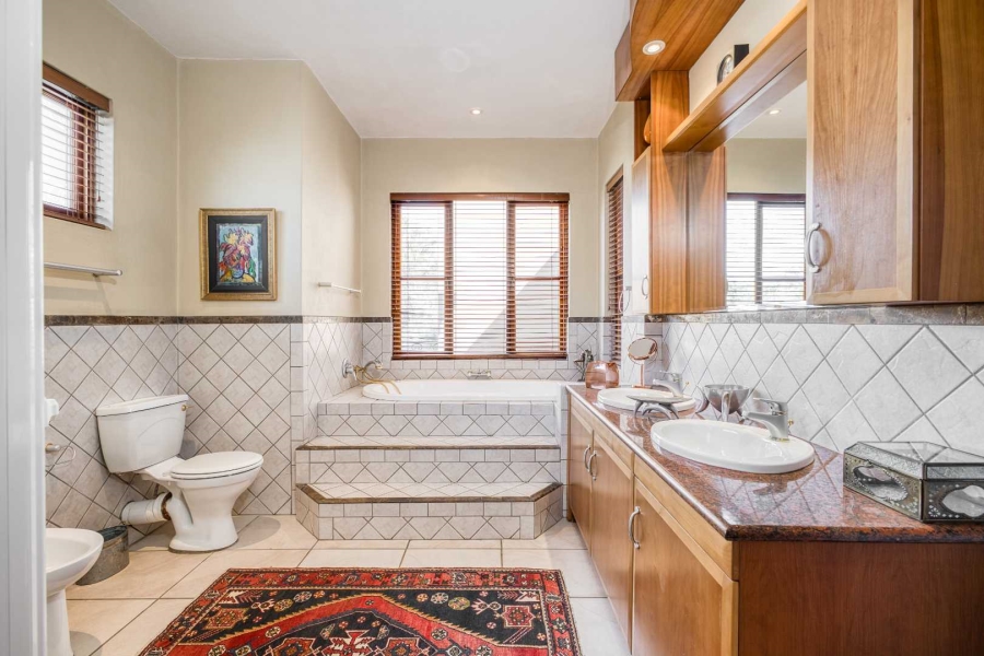 To Let 4 Bedroom Property for Rent in Dainfern Golf Estate Gauteng