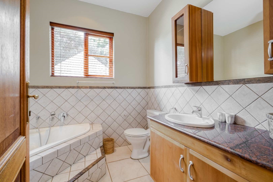 To Let 4 Bedroom Property for Rent in Dainfern Golf Estate Gauteng