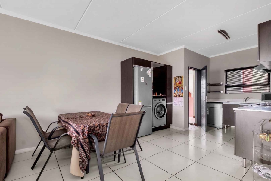 To Let 2 Bedroom Property for Rent in Fourways Gauteng