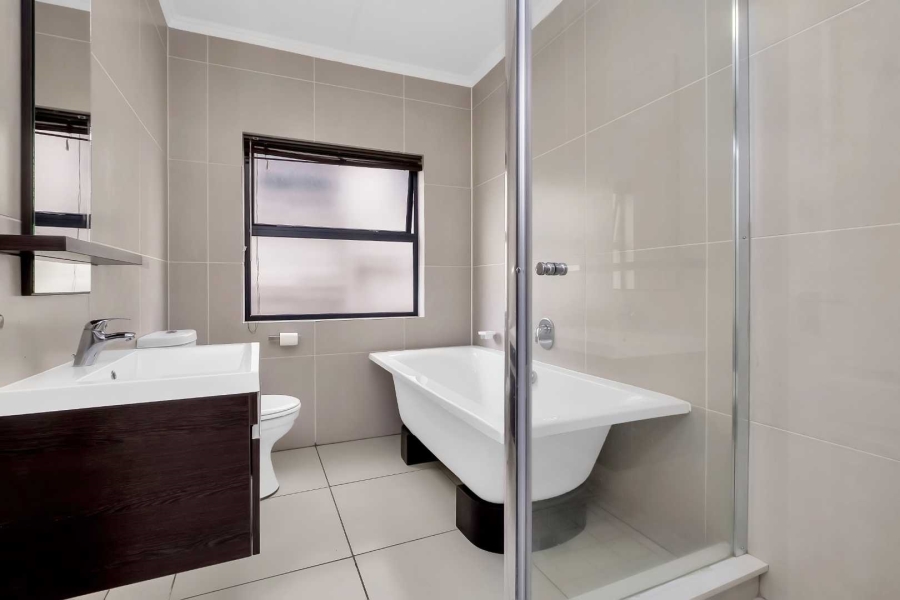 To Let 2 Bedroom Property for Rent in Fourways Gauteng