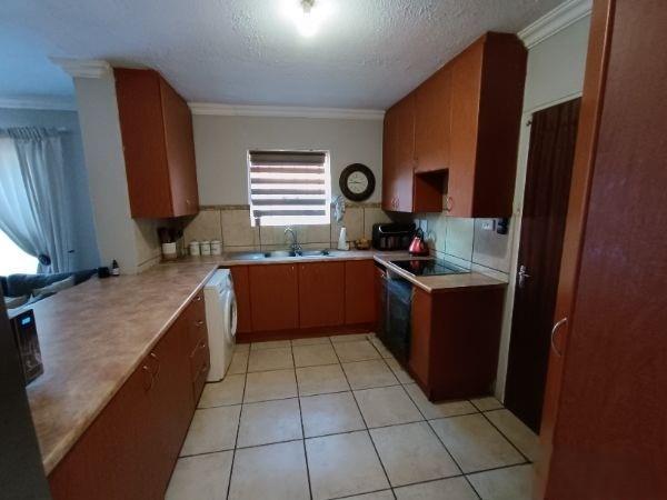 3 Bedroom Property for Sale in Heuwelsig Estate Gauteng