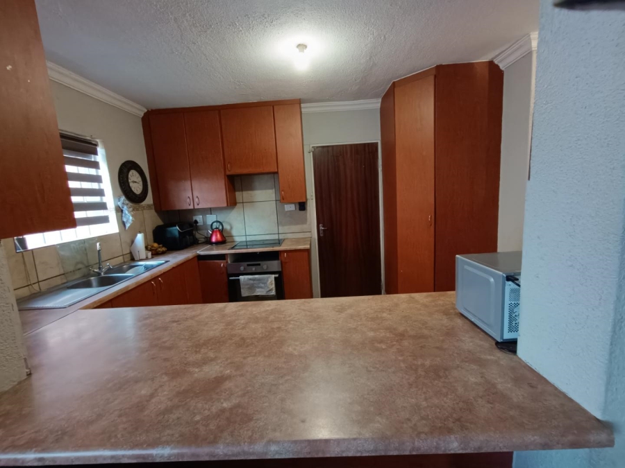 3 Bedroom Property for Sale in Heuwelsig Estate Gauteng