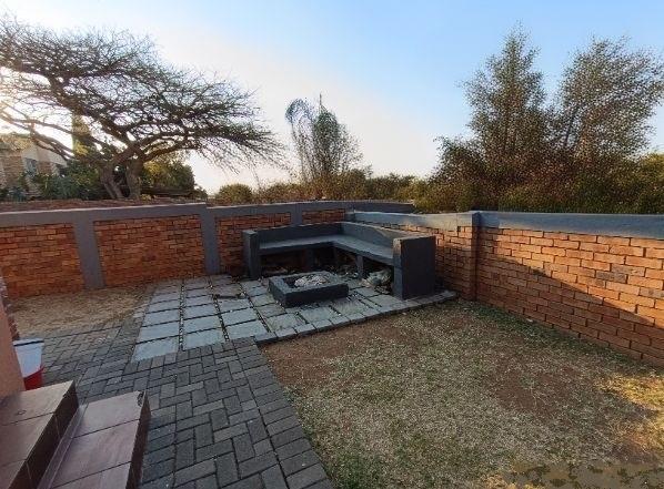 3 Bedroom Property for Sale in Heuwelsig Estate Gauteng