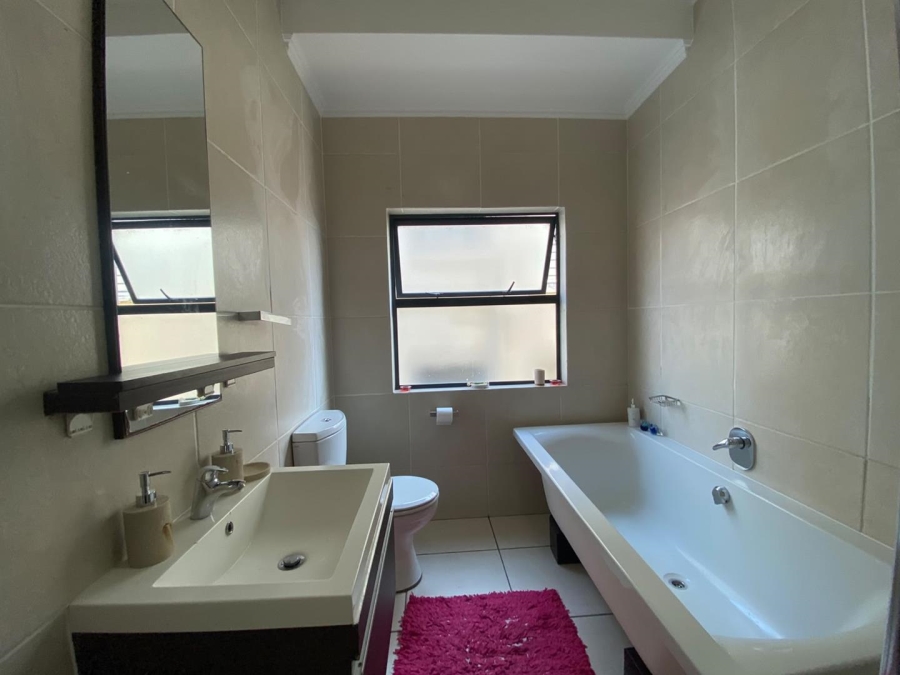 To Let 1 Bedroom Property for Rent in Sandton Gauteng