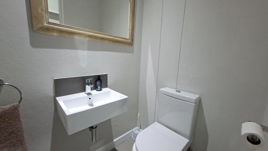 To Let 2 Bedroom Property for Rent in Parkmore Gauteng
