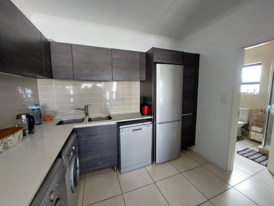 To Let 1 Bedroom Property for Rent in Olivedale Gauteng