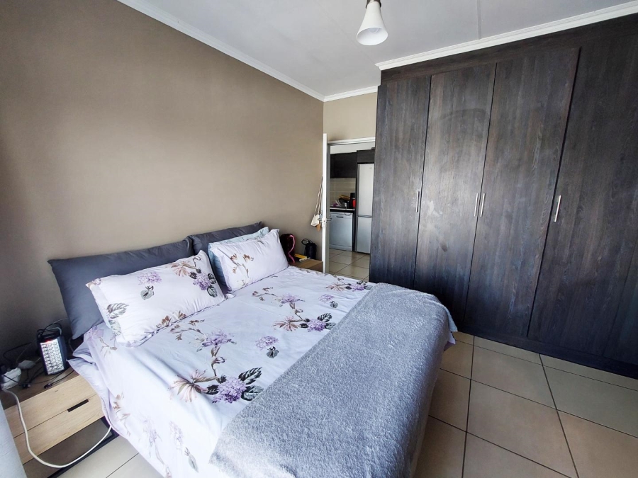 To Let 1 Bedroom Property for Rent in Olivedale Gauteng