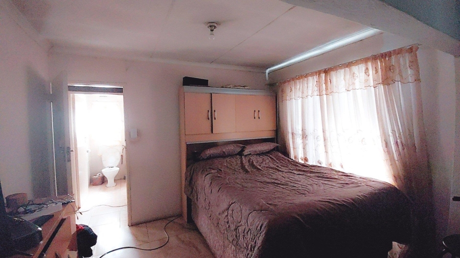 5 Bedroom Property for Sale in Ebony Park Gauteng