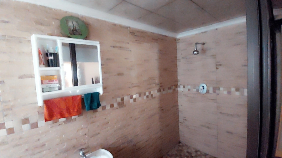 5 Bedroom Property for Sale in Ebony Park Gauteng