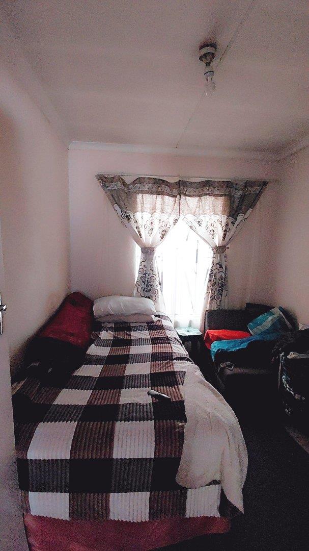 5 Bedroom Property for Sale in Ebony Park Gauteng