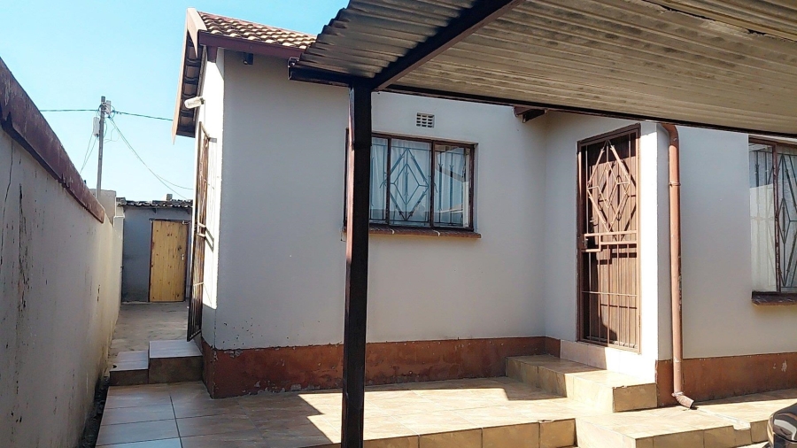 5 Bedroom Property for Sale in Ebony Park Gauteng