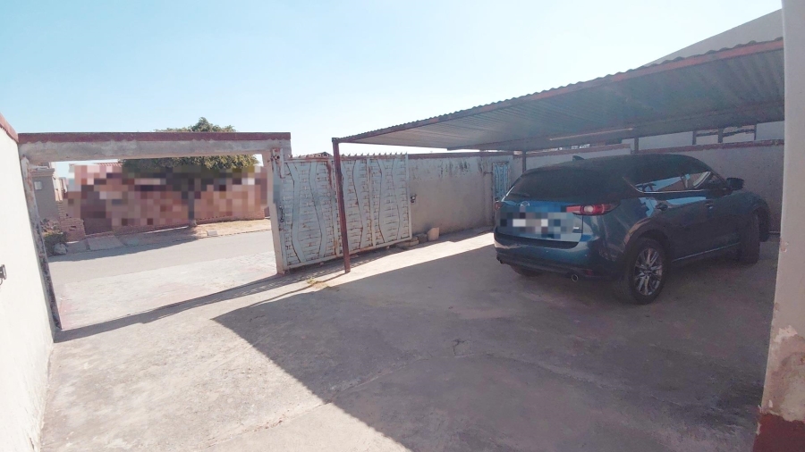 5 Bedroom Property for Sale in Ebony Park Gauteng