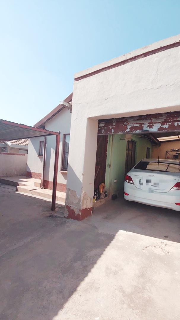 5 Bedroom Property for Sale in Ebony Park Gauteng