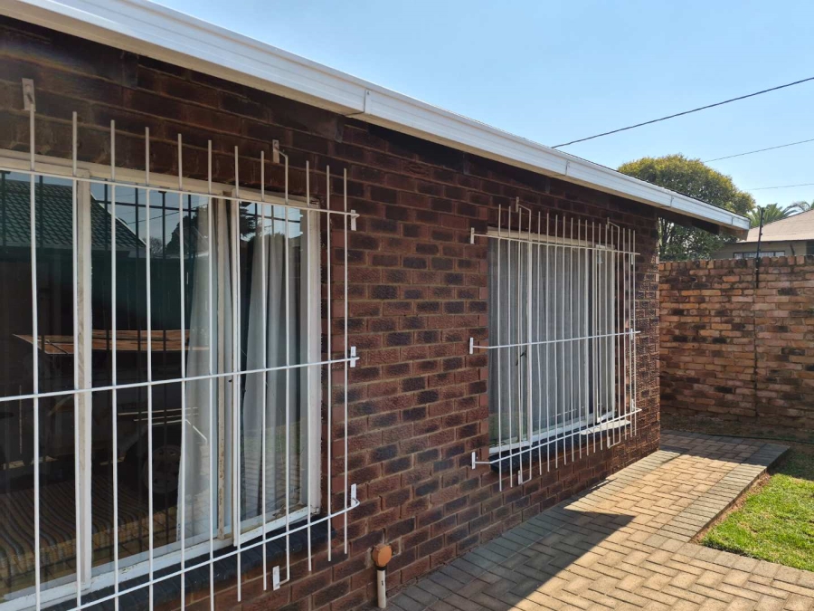 2 Bedroom Property for Sale in Krugersdorp North Gauteng