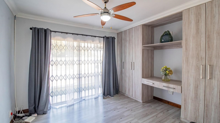 7 Bedroom Property for Sale in Brackenhurst Gauteng