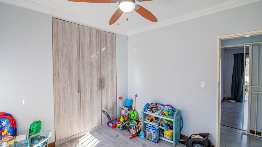 7 Bedroom Property for Sale in Brackenhurst Gauteng