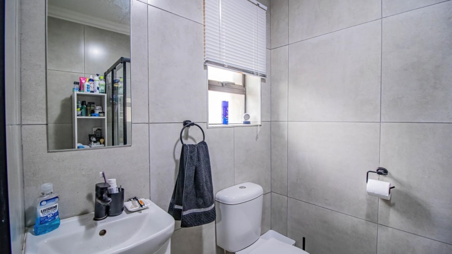 7 Bedroom Property for Sale in Brackenhurst Gauteng