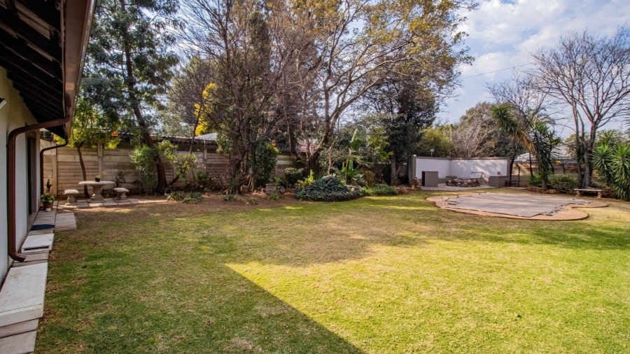 7 Bedroom Property for Sale in Brackenhurst Gauteng